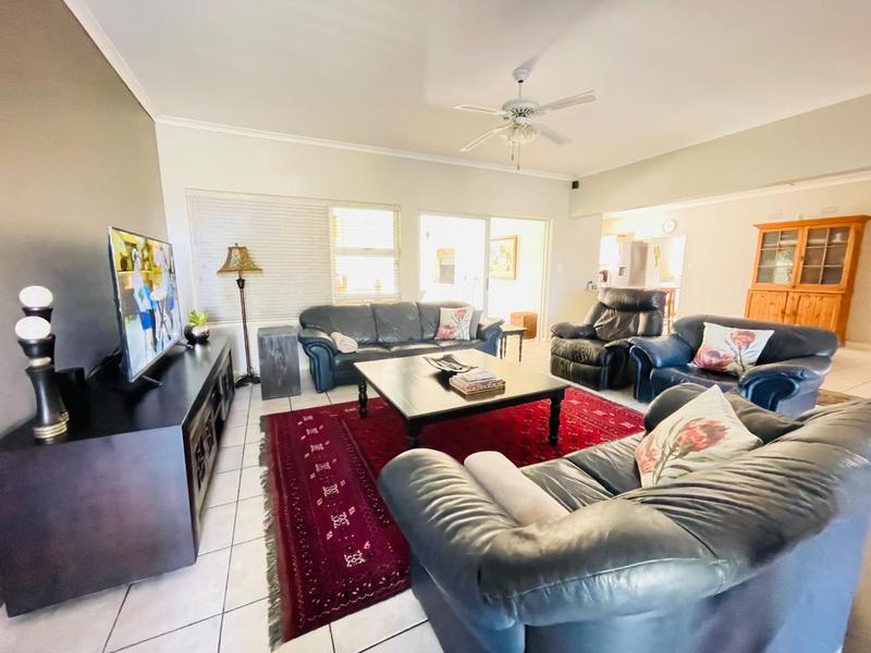 4 Bedroom Property for Sale in Panorama Western Cape